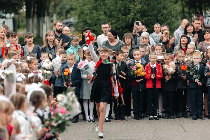 Более миллиона белорусов сегодня сядут за парты