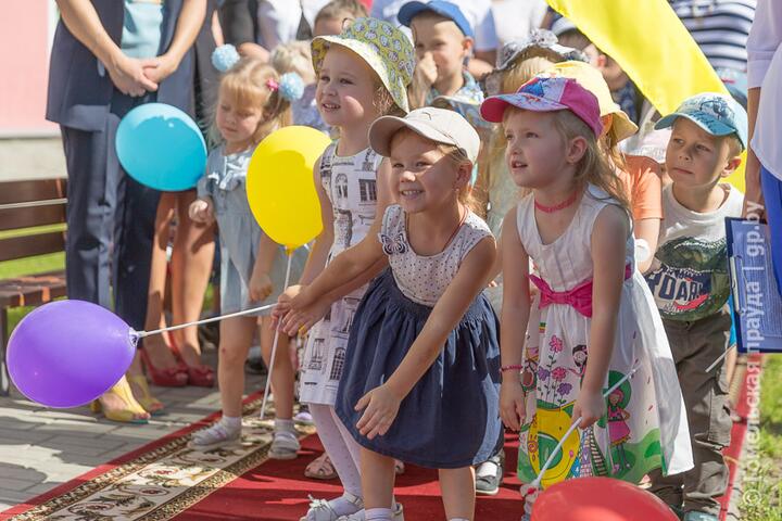 Посмотрели, сколько не хватает учителей и воспитателей в стране и какие зарплаты им предлагают1