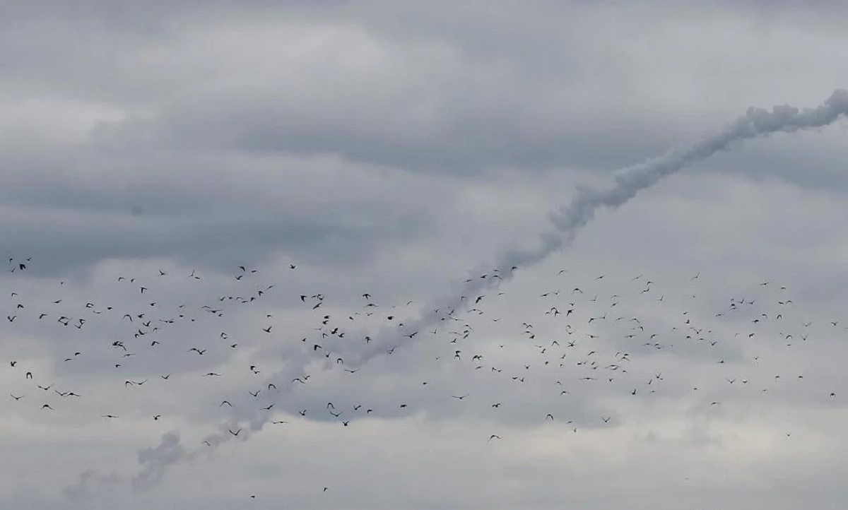 Во Львовской области враг обстрелял железнодорожное полотно / фото REUTERS