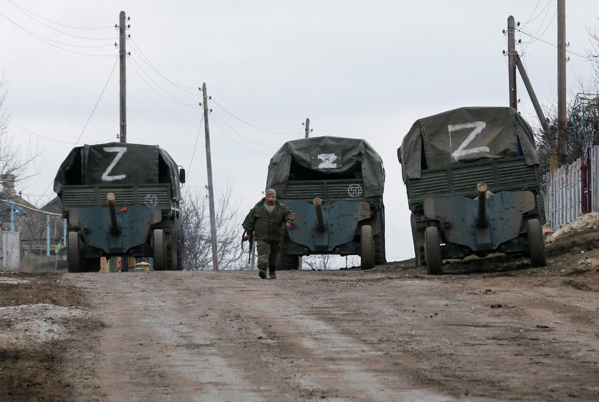 Российская техника также перемещается из Крыма снова / фото REUTERS