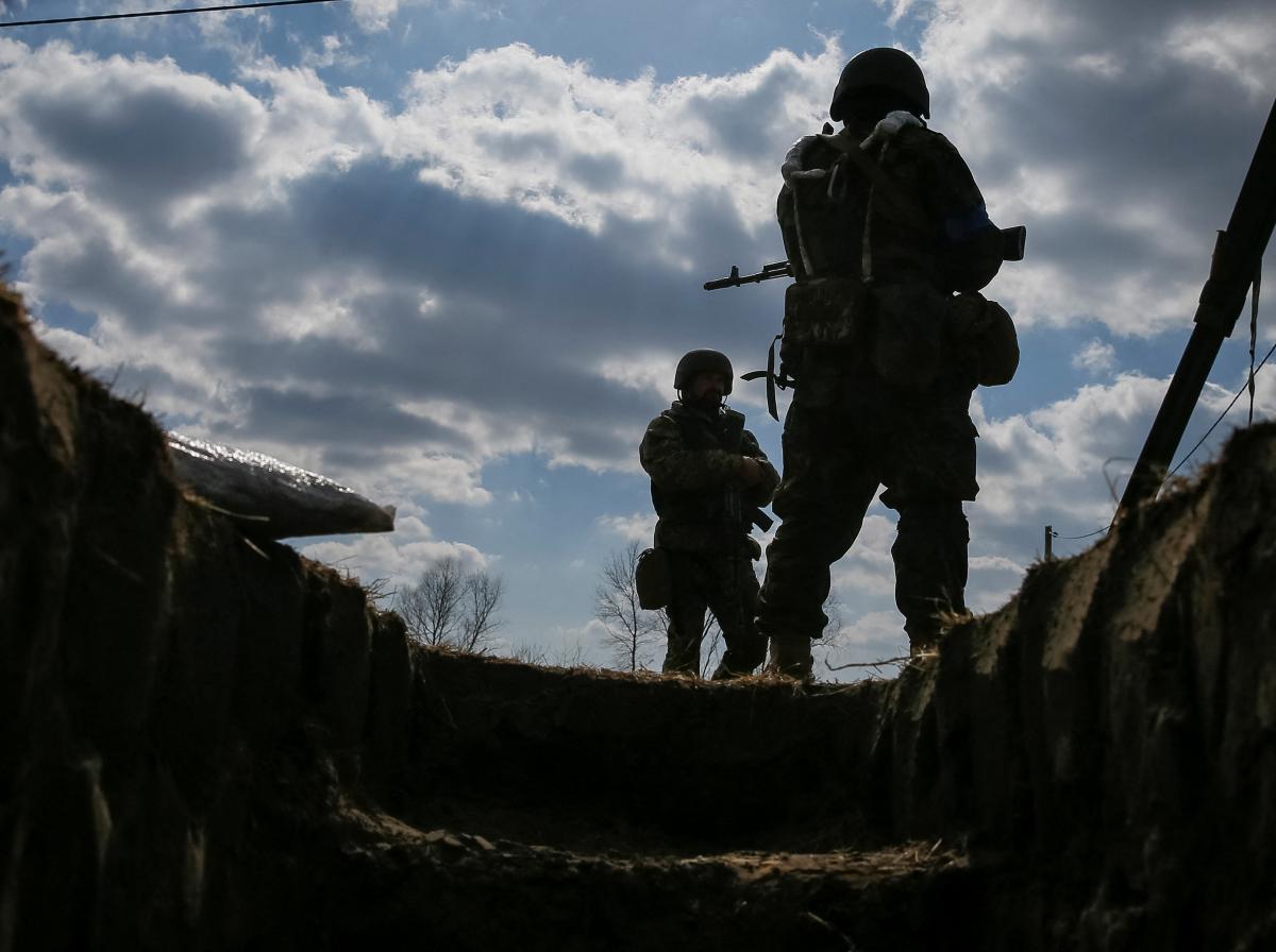 Украинские военные официально не объявляли о выводе войск из Лисичанска / фото: REUTERS