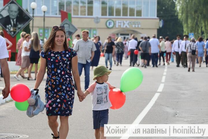 День независимости в Хойниках, 2022 год. Фото: "Хойнiцкiя навiны"