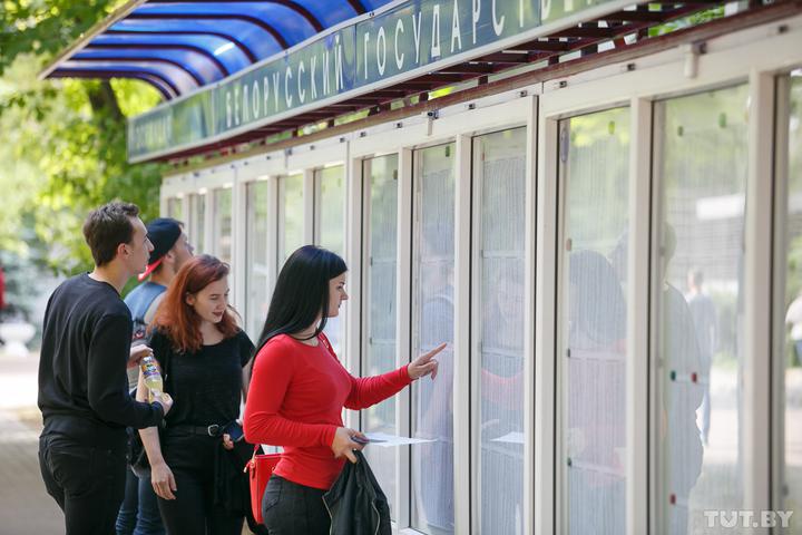 «На первых курсах подтянут». Позвонили в вузы, куда можно поступать без ЦТ и экзаменов0