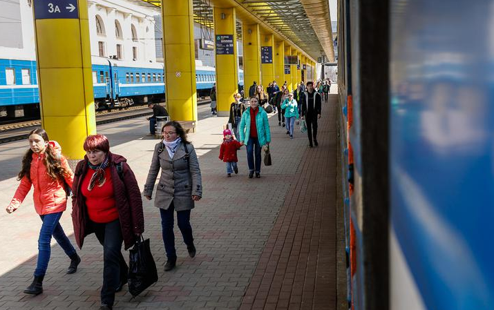 В БелЖД рассказали, до какого числа будет действовать скидка для пенсионеров на проезд в электричках0