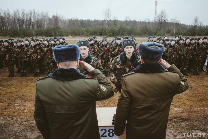 Поставил подпись и исчез. В Минске будут судить 18-летнего уклониста — ему грозит два года заключения0