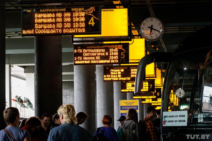 Едут по работе, предпочитают Варшаву, у половины — постоянный ВНЖ. В Польше рассказали, сколько белорусов приезжает в страну и зачем0