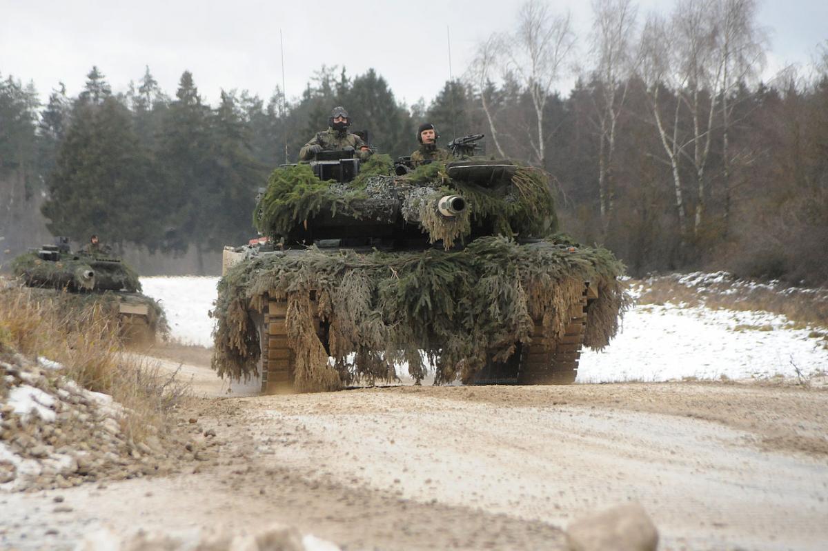 Испания присоединится к европейской коалиции, отправляющей танки Leopard в Украину – СМИ