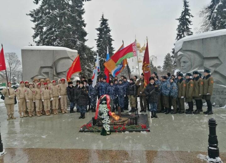 Воспитанники военно-патриотического клуба “Орлята. Наследники Победы” (Минск) во время визита в Ярославль, 4 января 2023 года. Фото: УМВД РФ по Ярославской области