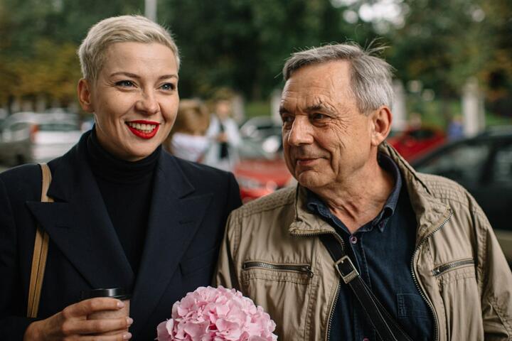 Мария Колесникова с отцом Александром Колесниковым. Фото: пресс-служба Виктора Бабарико