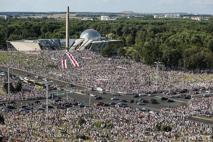 Марш протеста 16 августа 2020 года, в котором участвовали сотни тысяч человек. Фото из архива TUT.BY