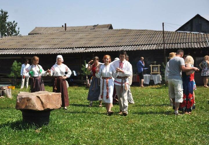 Фэстываль "Жнівень" у Вялікім Поўсвіжы. Жнівень 2014 года. Фота з архіваў суразмоўцы