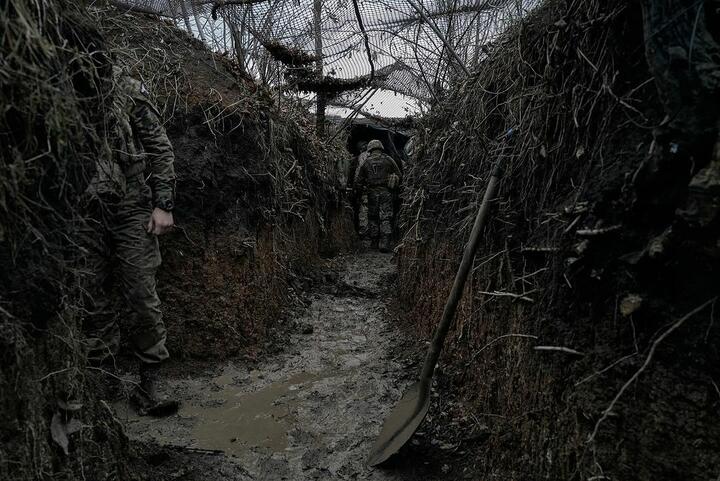 Бойцы 24-й отдельной механизированной бригады имени короля Даниила в окопах под Горловкой, Донецкая область, Украина, ноябрь 2023 года. Фото: instagram/libkos