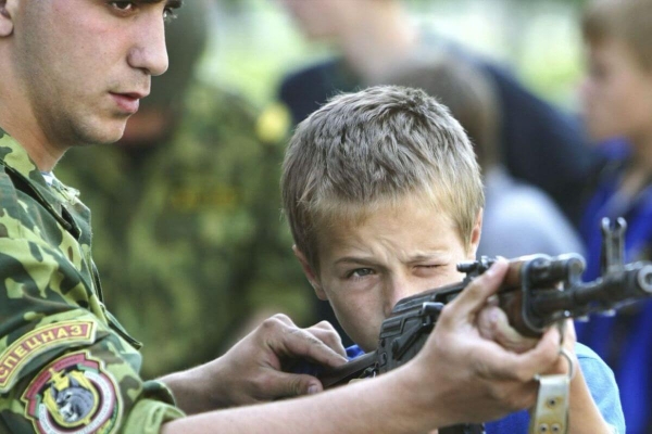 В Беларуси не 135 военно-патриотических клубов для детей, а уже больше 900