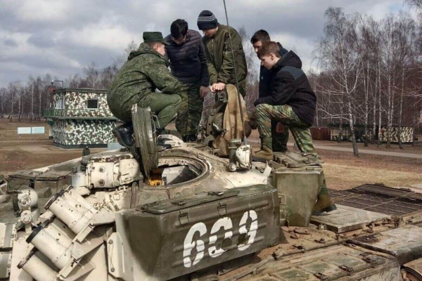 Школьников стали вывозить на полигоны для показа военных учений — новый уровень милитаризации образования?